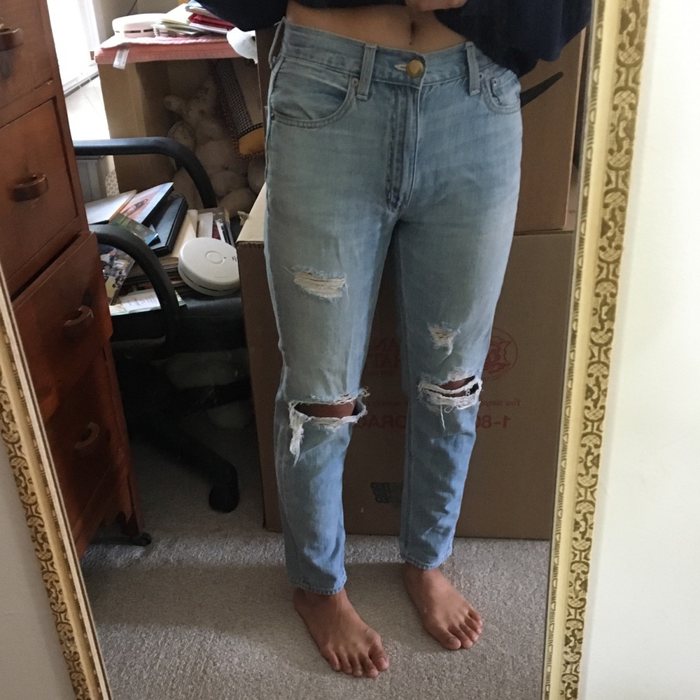 AMERICAN EAGLE light wash vintage hi-rise jeans